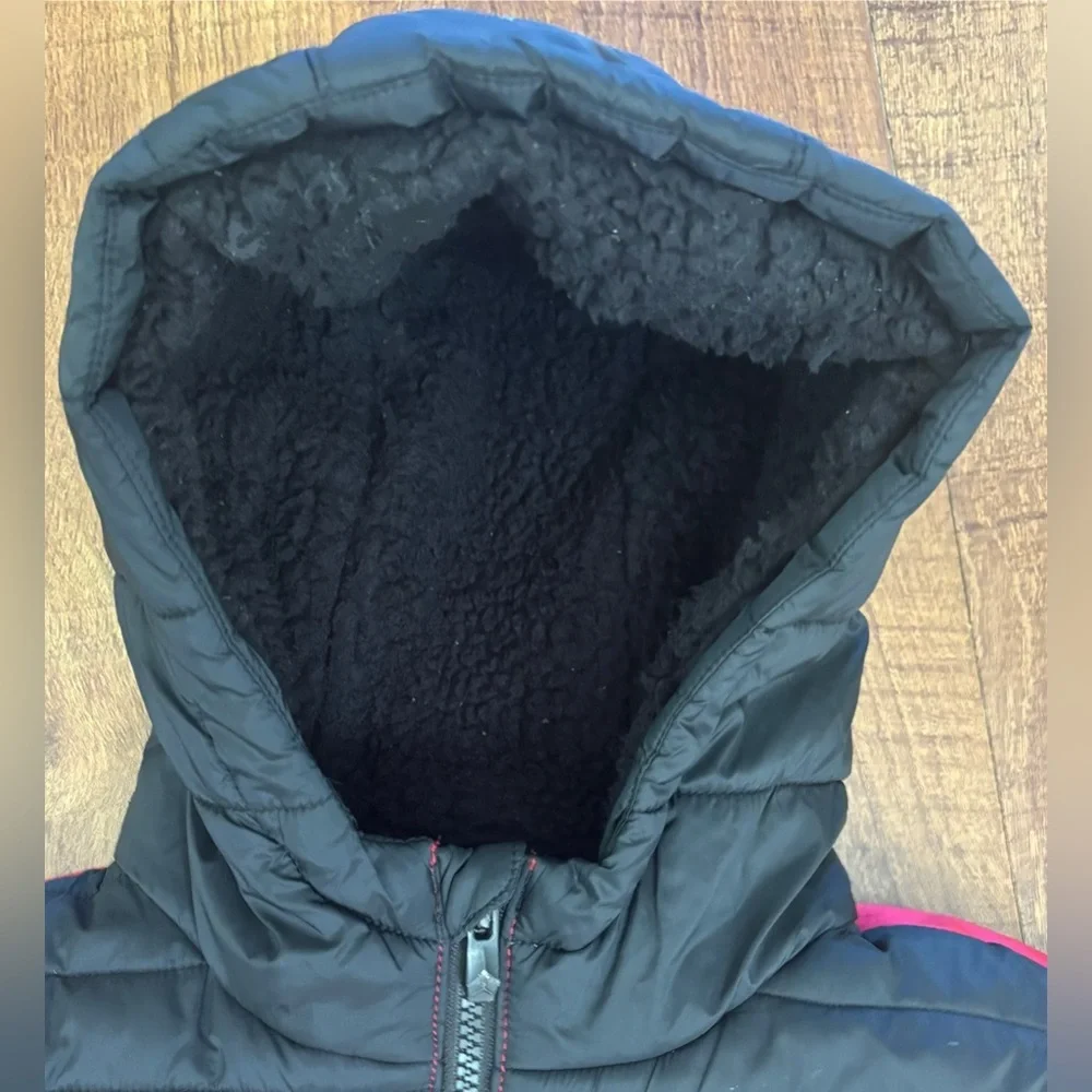 air Jordan full zip winter puffer jacket/coat with hood Size small 8-10 years